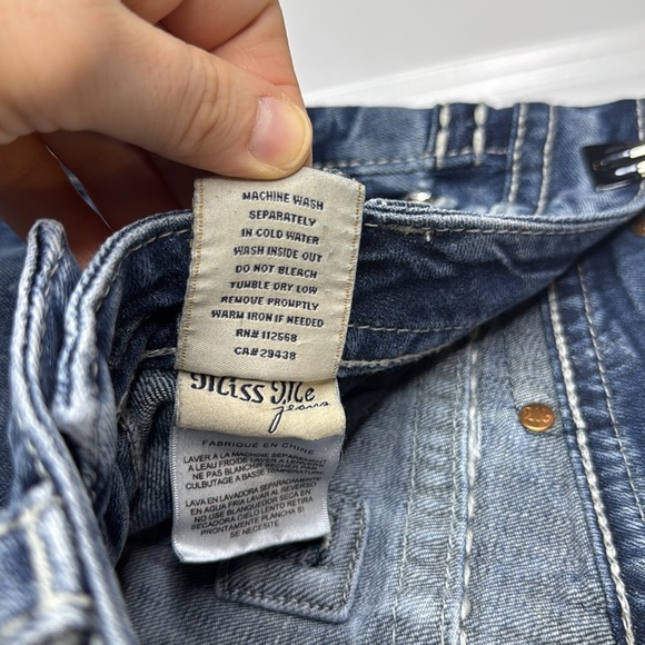 Miss Me Sz 28 Med Wash Rhinestone Silver Embellished Denim Bling Cropped Jeans - Picture 11 of 11